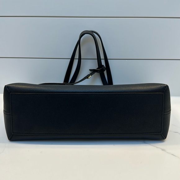 Burberry - reversible medium size tote. - Picture 4 of 4